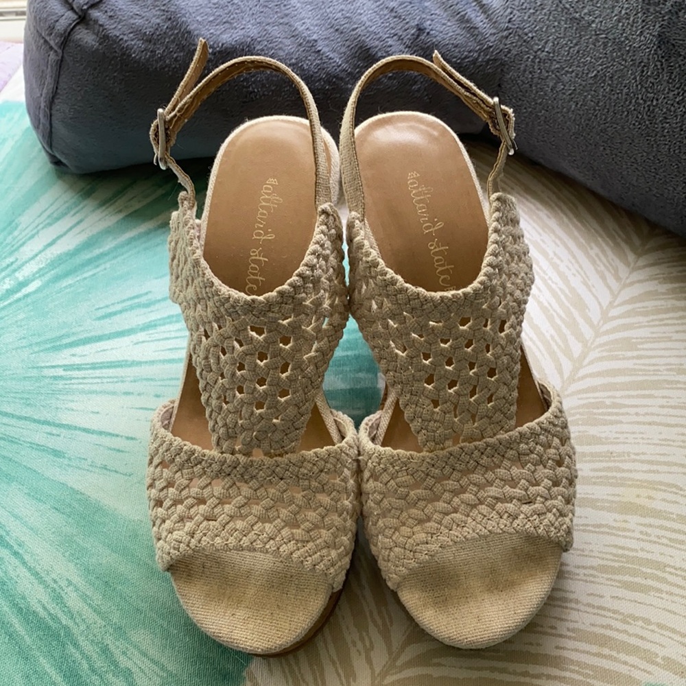 ‼️Low price‼️ Altar’d state wedge heels